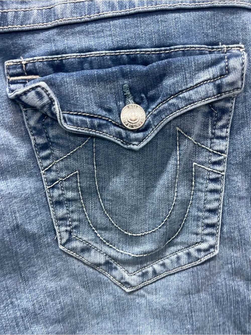 True Religion Men's Ricky Relaxed Straight‎ Jeans in Blue Wash